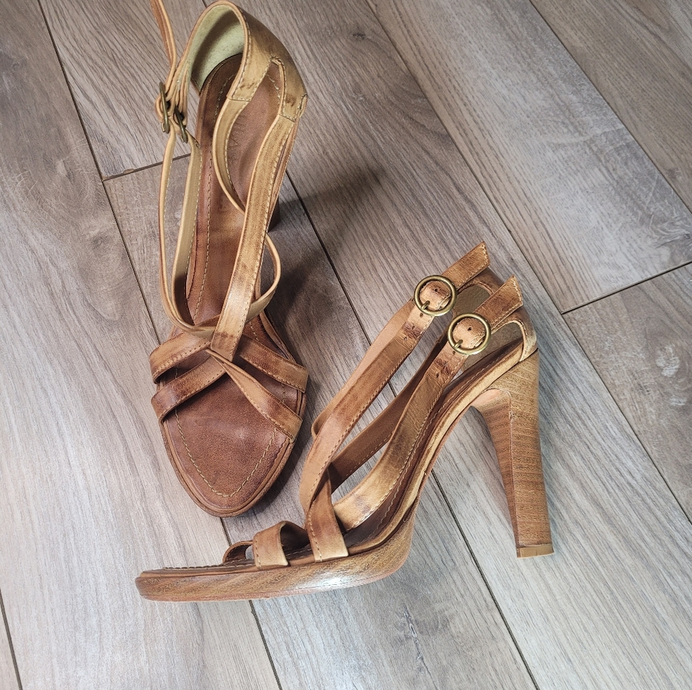 Paula Bahia Leather Heeled Sandals